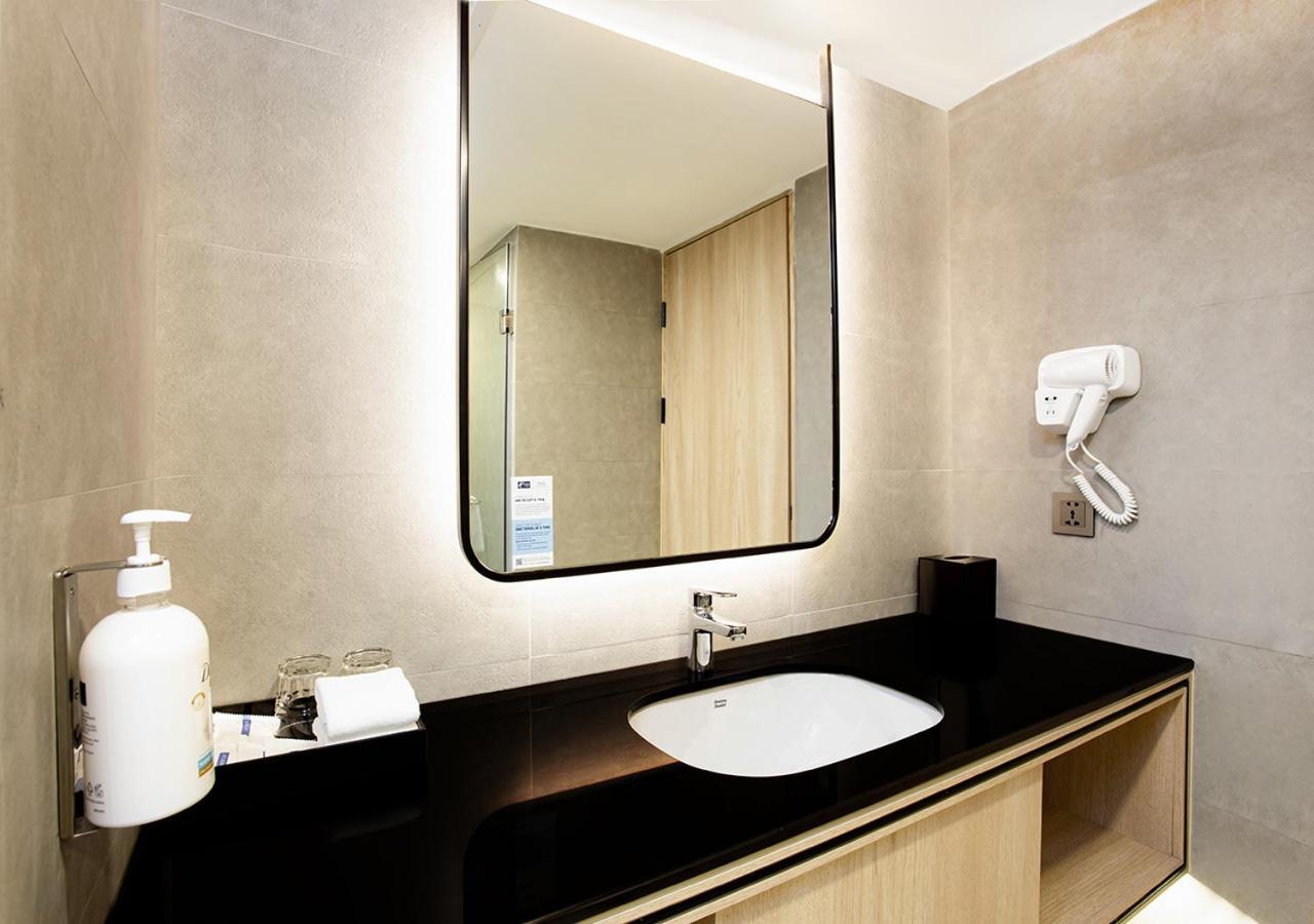 Holiday Inn Express & Suites Bangkok Central Pier By Ihg Ngoại thất bức ảnh