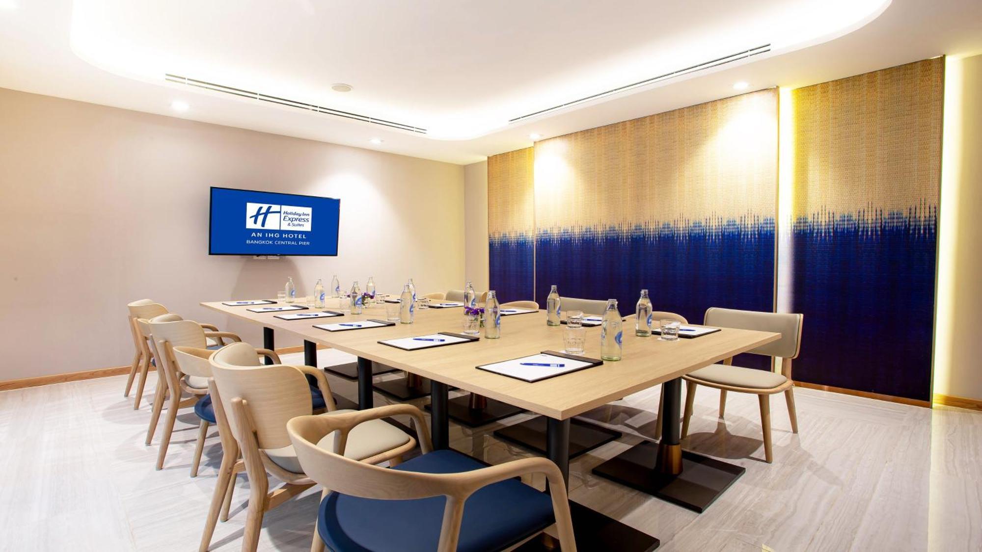 Holiday Inn Express & Suites Bangkok Central Pier By Ihg Ngoại thất bức ảnh