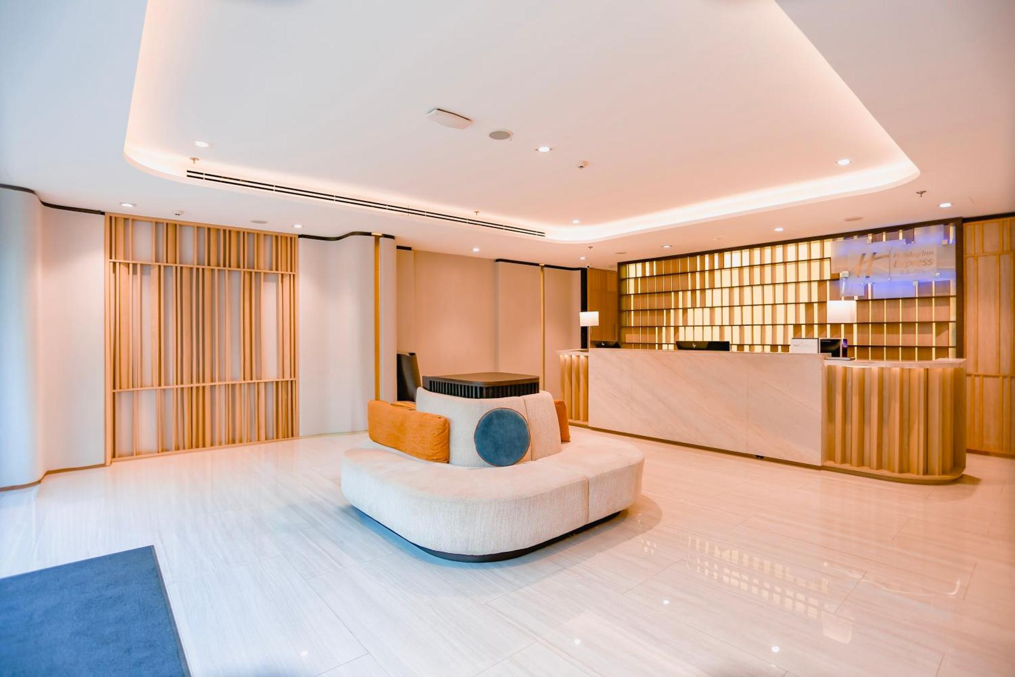 Holiday Inn Express & Suites Bangkok Central Pier By Ihg Ngoại thất bức ảnh