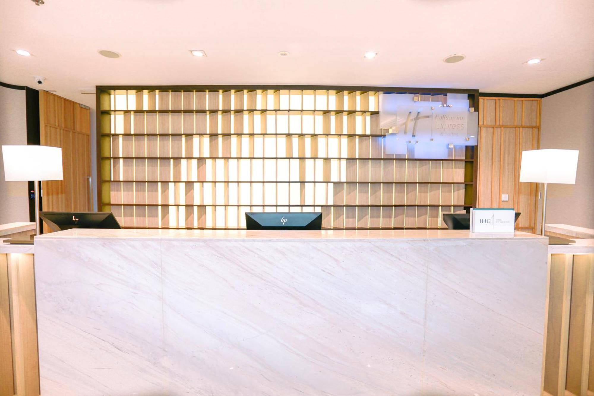 Holiday Inn Express & Suites Bangkok Central Pier By Ihg Ngoại thất bức ảnh